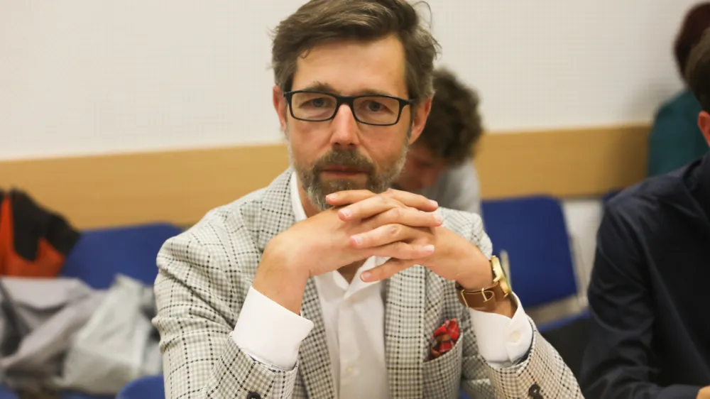 Goran Forbici, novi predsednik Sveta RTV <br><br>- 05.06.2023 &ndash; 1. seja Svet RTV Slovenija - ustanovna seja -&nbsp;prva seja&nbsp;novega 17-članskega sveta RTVS&nbsp;-<br><br>&nbsp;<br><br>//FOTO: Bojan Velikonja<br><br>