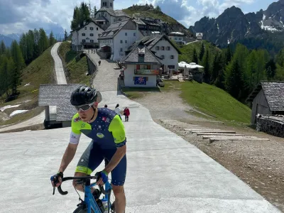 Urban Kravos, kolesar in sladkorni bolnik: Kolesarjenje je zame sprostitev, saj zna biti sladkorna bolezen zaradi nihanj v telesu, na katera nimamo vselej vpliva, precej naporna. Med vožnjo si umirim glavo in predelam vse svoje skrbi.&nbsp;