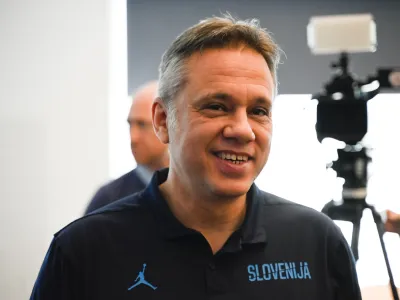 Georgios Dikaioulakos, trener ženske ko&scaron;arkarske reprezentance- 12.06.2023 &ndash; Novinarska konferenca ženske reprezentance Slovenije pred bližnjim evropskim prvenstvom v Ljubljani. //FOTO: Nik Erik Neubauer