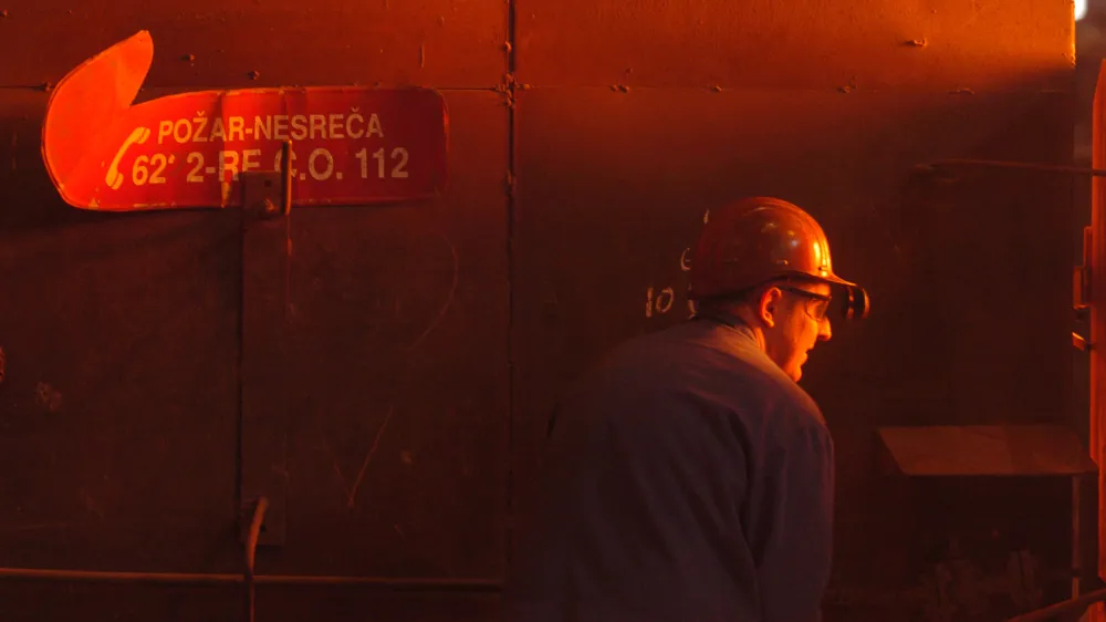 Metal Ravne, d. o. o., Ravne na Koro&scaron;kem - podjetje za proizvodnjo dolgih proizvodov in je eno izmed družb skupine SIJ - Slovenska industrija Jekla, - jeklarna - proizvodnja jekla,//FOTO: Matej Pov&scaron;eOPOMBA: ZA OBJAVO V SOBOTNI PRILOGI DNEVNIK&ndash; REPORTAŽA