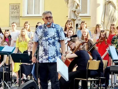 Ivo Umek, leto&scaron;nji prejemnik zlatega celjskega grba, je bil slavnostni govornik na odprtju Poletja v Celju.
&nbsp;