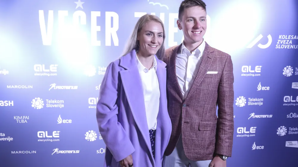 zaročenka Tadeja Pogačarja in kolesarka Ur&scaron;ka Žigart, kolesar leta 2022 Tadej Pogačar<br><br>- 16.11.2022 - Večer zvezd 2022 - podelitev priznanj Kolesar leta 2022, najbolj&scaron;im kolesarjem v organizaciji KZS - Kolesarska zveza Slovenije<br> <br>//FOTO: Jaka Gasar