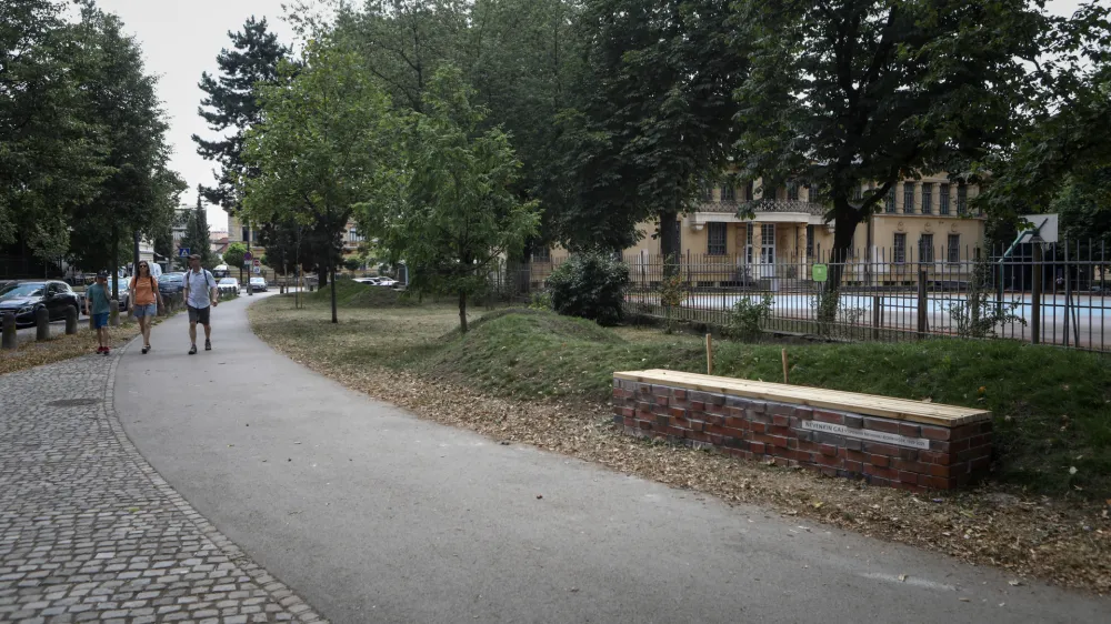 - 04.07.2022 &ndash; Nevenkin gaj &ndash; zelenica ob &scaron;portnem igri&scaron;ču &Scaron;D Tabor v Ljubljani, park //FOTO: Luka Cjuha