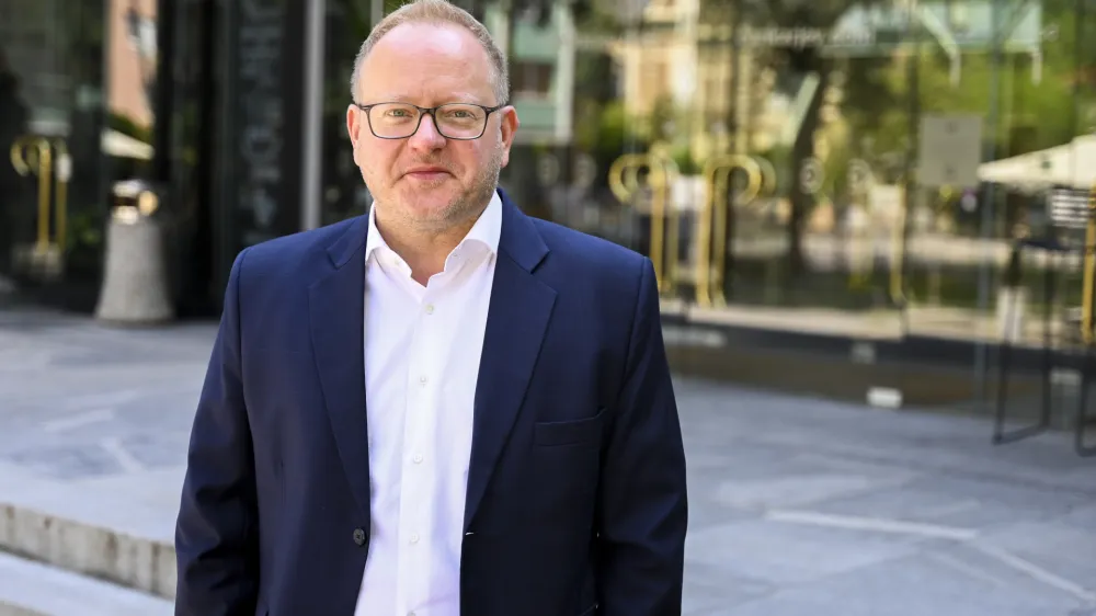 Vodja programa resne glasbe, opere in baleta v Cankarjevem domu mag. Ale&scaron; Drenik: Rad bi, da pri nas poslu&scaron;amo tuje orkestre, kako igrajo njihove skladatelje po njihovo.&nbsp;