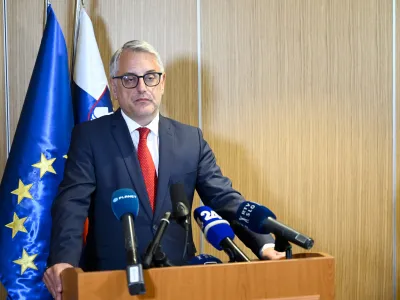 novi minister za godspodarstvo Matjaž Han - 02.06.2022 &ndash; Ministrstvo za gospodarstvo - primopredaja poslov med novim ministrom za gospodarstvo Matjažem Hanom in biv&scaron;im ministrom Zdravkom Počival&scaron;kom //FOTO: Nik Erik Neubauer