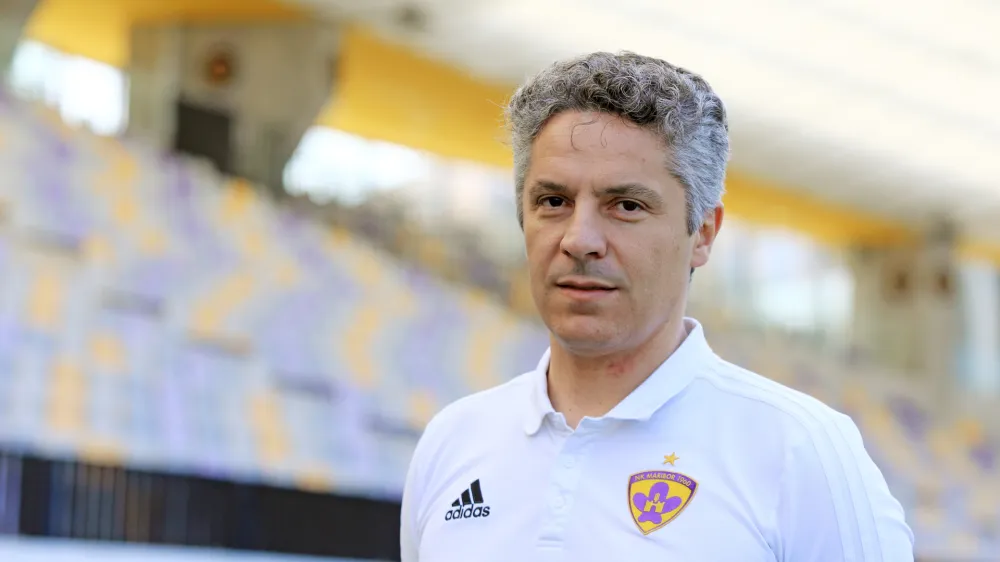 Oliver Bogatinov, trenutno trener Radomelj, je v Savdski Arabiji deloval med letoma 2013 in 2015.&nbsp;