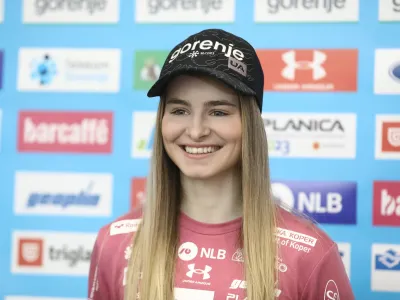  Nika Križnar- 15.02.2023 &ndash; Smučarska zveza Slovenije (SZS) - mo&scaron;ka in ženska reprezentance v smučarskih skokih in smučarskih tekih za nastop na svetovnem prvenstvu v nordijskem smučanju Planica 2023 //FOTO: Luka Cjuha