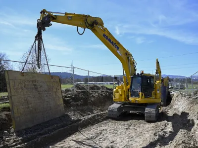 Parlamentarna preiskovalna komisija bo med drugim preverjala sume nezakonitosti in morebitnega izigravanja zakonodaje ter političnega vme&scaron;avanja v gradnjo kanalizacijskega kanala C0.