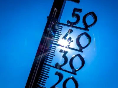 FILED - 19 July 2022, Mecklenburg-Vorpommern, Schwerin: An outdoor thermometer in an allotment garden shows the temperature to be close to 40 degrees in Germany. Heatwaves, droughts and flooding are likely to be on the rise&nbsp;with&nbsp;the return of the feared weather phenomenon known as El Ni&ntilde;o, according to&nbsp;the World Meteorological Organization (WMO) on Tuesday. Photo: Jens B&uuml;ttner/dpa