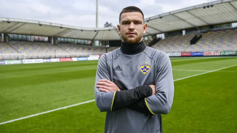 - 19.05.2023 &ndash; Žan Vipotnik, profesionalni nogometa&scaron; - član nogometnega kluba Maribor in od leta 2023 tudi slovenske nogometne reprezentance - Dnevnikov nogometa&scaron; sezone 2022/23 //FOTO: Nik Erik Neubauer