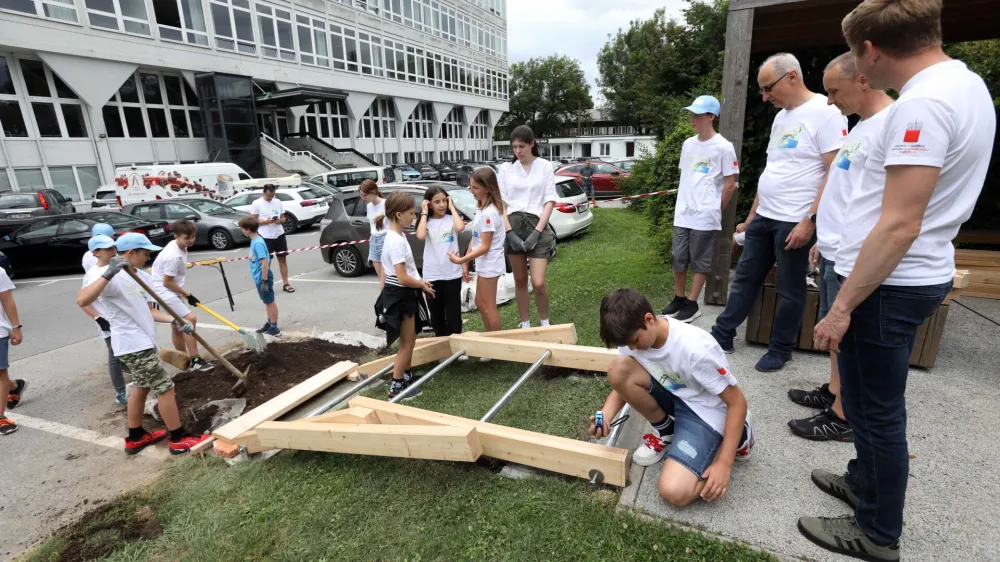  - 06.07.2023 - Fakulteta za gradbeni&scaron;tvo in geodezijo v Ljubljani - poletna &scaron;ola &ndash; gradnja mostu//FOTO: Tomaž Skale