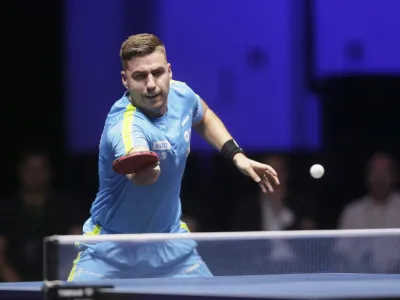 Deveti igralec sveta Darko Jorgić je dodobra napolnil dvorano Tivoli, zaupanje navijačev pa je upravičil z zmago proti &Scaron;pancu Alvaru Roblesu. F Nik Erik Neubauer