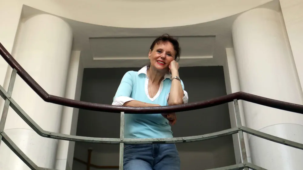 &raquo;V pokoj je verjetno hudo iti, če to pomeni le konec enega obdobja, ne pa tudi začetek nečesa novega, kot to razumem jaz,&laquo; pravi gledali&scaron;ka in filmska igralka, pisateljica ter mentorica Draga Potočnjak.