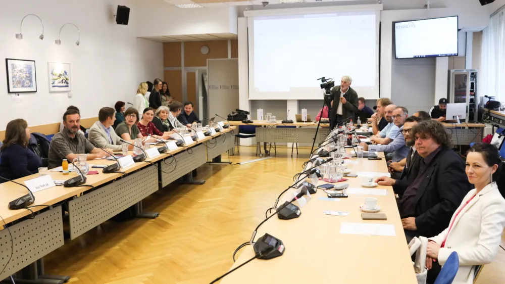  - 05.06.2023 &ndash; 1. seja Svet RTV Slovenija - ustanovna seja -&nbsp;prva seja&nbsp;novega 17-članskega sveta RTVS&nbsp;-&nbsp;//FOTO: Bojan Velikonja