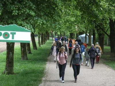 - 07.05.2022 &ndash; 64. Pohod Pot ob žici 2022 - Pot spominov in tovari&scaron;tva (PST) &ndash;  //FOTO: Luka Cjuha