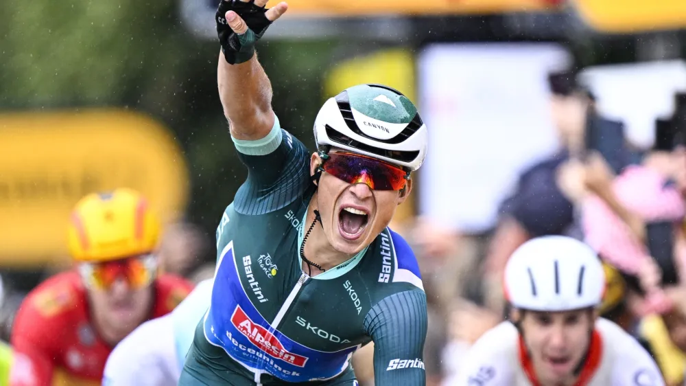 Jasper Philipsen je z gesto pokazal, da je slavil že v četrtem leto&scaron;njem sprintu.&nbsp;