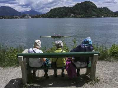 Ministrstvo vztraja, da med izhodi&scaron;či pokojninske reforme ne bo podalj&scaron;anja pokojninske dobe. Kot pravijo, je 40 let dovolj, če želimo omogočiti upokojitev pred iztro&scaron;enostjo uma in telesa. Foto: Jaka Gasar