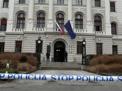 Strokovna skupina pravnih strokovnjakov se je poenotila in pripravila predlog ustavnih sprememb, ki pa mu (delno) nasprotujejo v sodnem svetu.
&nbsp;