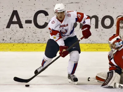 Jan Mur&scaron;ak <br>- hokej - Slovenija: Avstrija, evropski izziv, 3. krog:- Slovenska hokejska reprezentanca je v zadnji tekmi turnirja evropskega izziva premagala Avstrijo s 6:3 in osvojila prvo mesto//FOTO: Bojan Velikonja 