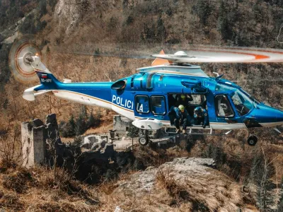 Letalska policijska enota (LPE) med gorskim re&scaron;evanjem