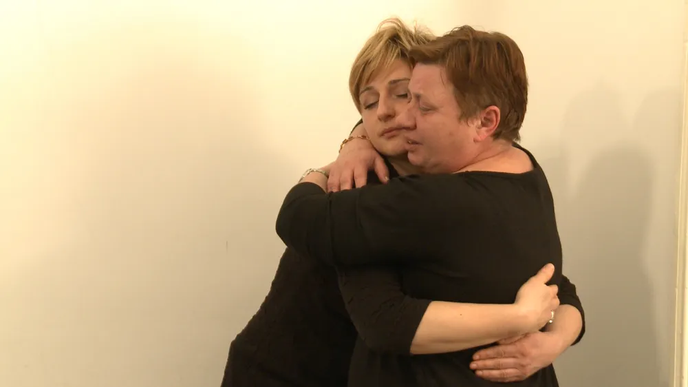 Večje od travme, Veče od traume, 