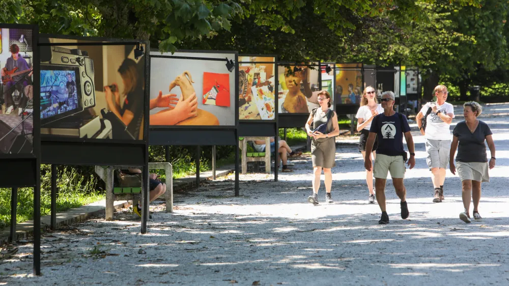 - 20.07.2023 &ndash; Jakopičevo sprehajali&scaron;če Tivoli - pregledna razstava z naslovom Ustvarjalni otrok &ndash; 60 let delovanja Pionirski dom - Center za kulturo mladih //FOTO: Bojan Velikonja