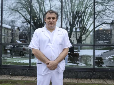 - 19.01.2023 - Dr. Erik Brecelj, kirurg onkolog in zdravstveni aktivist - borec proti korupciji v zdravstvu, vodja novega Strate&scaron;kega sveta za zdravstvo //FOTO: Jaka Gasar