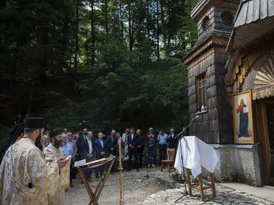 V Dru&scaron;tvu Slovenija Rusija vladnih in državnih predstavnikov tudi letos na slovesnost pri Ruski kapelici pod Vr&scaron;ičem niso povabili.