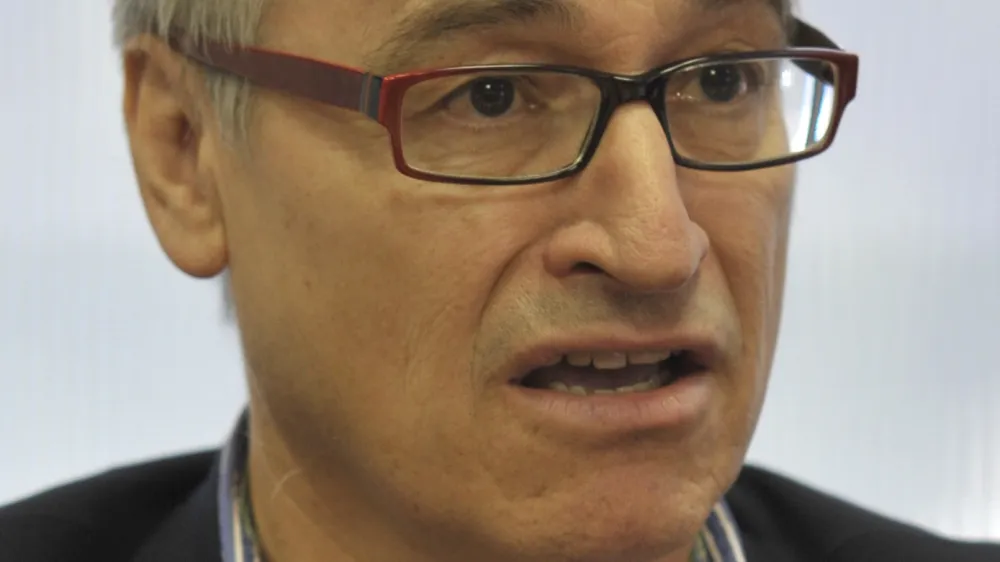 predsednik Dru&scaron;tva za zdravje srca in ožilja Slovenije prim. dr. Matija Cevc - Zavarovalna družba Adriatic Slovenica, spregovorili o poslovanju v prvih &scaron;tirih mesecih leto&scaron;njega leta, o načrtih na področju trženja in razvoja zavarovanj; uprava -  //FOTO: Tomaž Zajel&scaron;nik