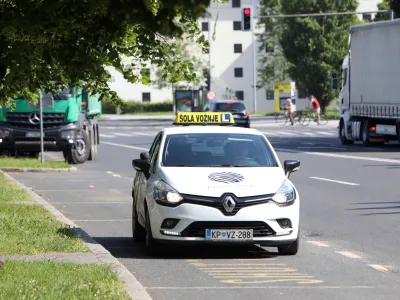 - 02.06.2023 &ndash; simbolična fotografija &ndash; avto&scaron;ola &ndash; &scaron;ola vožnje - praktični del izpita za voznike motornih vozil B kategorije <br><br>//FOTO: Tomaž Skale<br><br>