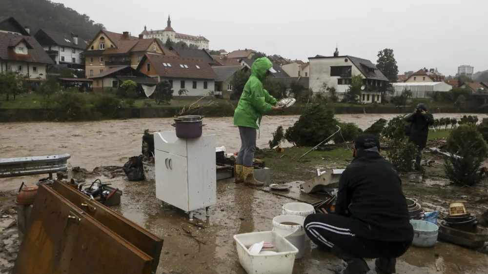 &Scaron;kofja Loka - Pu&scaron;tal05.08.2023 najhuj&scaron;e poplave v zgodovini Slovenije - slovenija pod vodo - poplave - sanacija - či&scaron;čenjeFOTO: Luka Cjuha