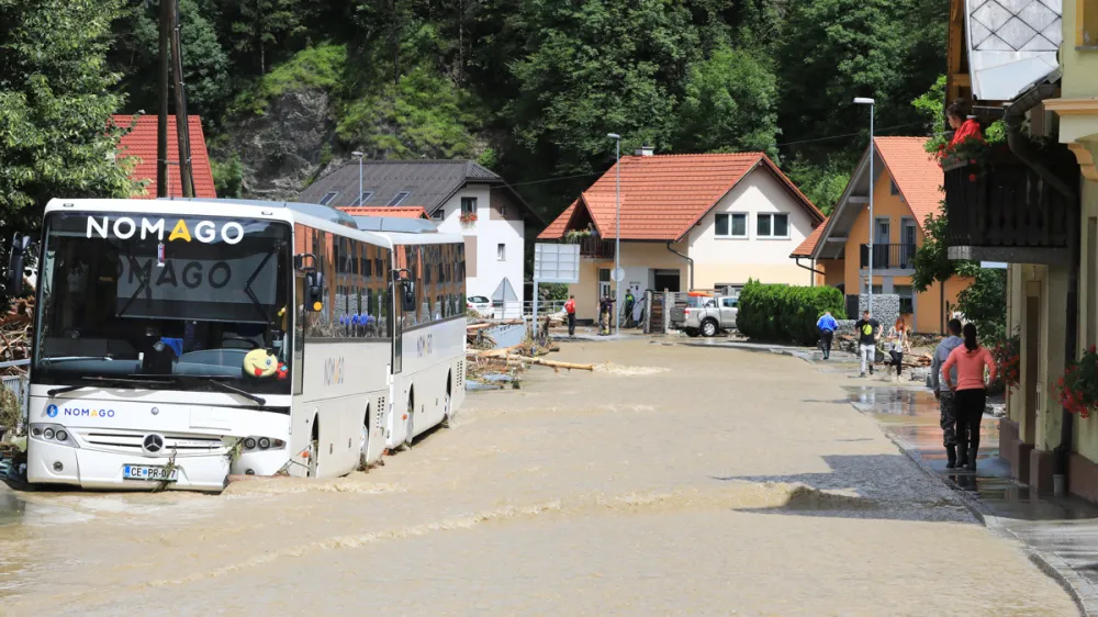 Črna na Koro&scaron;ki - poplave - posledice neurja - neurje -
