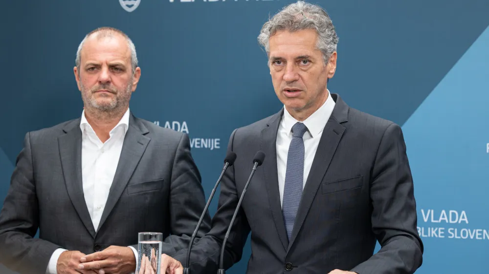 Ljubljana, Vlada.<br>Izjava po sestanku predsednika vlade Roberta Goloba s predstavniki obcin.