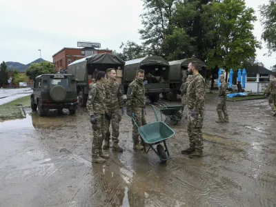 Medvode - slovenska vojska05.08.2023 najhuj&scaron;e poplave v zgodovini Slovenije - slovenija pod vodo - poplave - sanacija - či&scaron;čenjeFOTO: Luka Cjuha