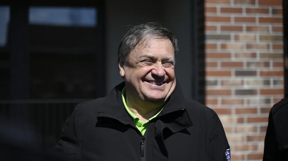 Stanovanjska soseska Rakova jel&scaron;a IIZoran Janković, župan Ljubljane - 04.04.2023 - Ekskurzija po Ljubljani z ljubljanskim županom  //FOTO: Nik Erik Neubauer