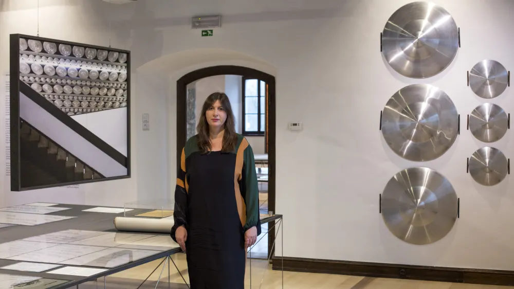 - kustosinja Maja Vardjan- 09.01.2018 &ndash; Muzej za arhitekturo in oblikovanje (MAO) - razstava Humanost in prostor s prvim celovitim pregledom dela Stanka Kristla, arhitekta, profesorja, raziskovalca in akademika.  //FOTO: Matjaž Ru&scaron;t