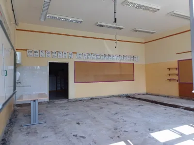 Sanacija v učilnicah oziroma su&scaron;enje prostorov &scaron;e vedno poteka.