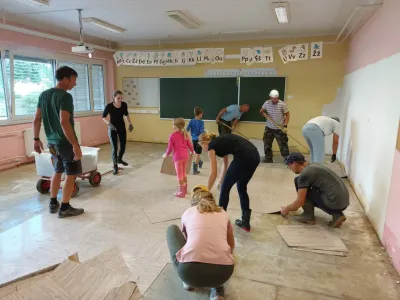 Poplavljena &scaron;ola v Mostah pri Komendi