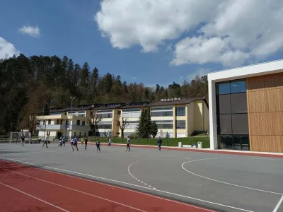 OSnovna &scaron;ola Menge&scaron; Alenka Kastelic