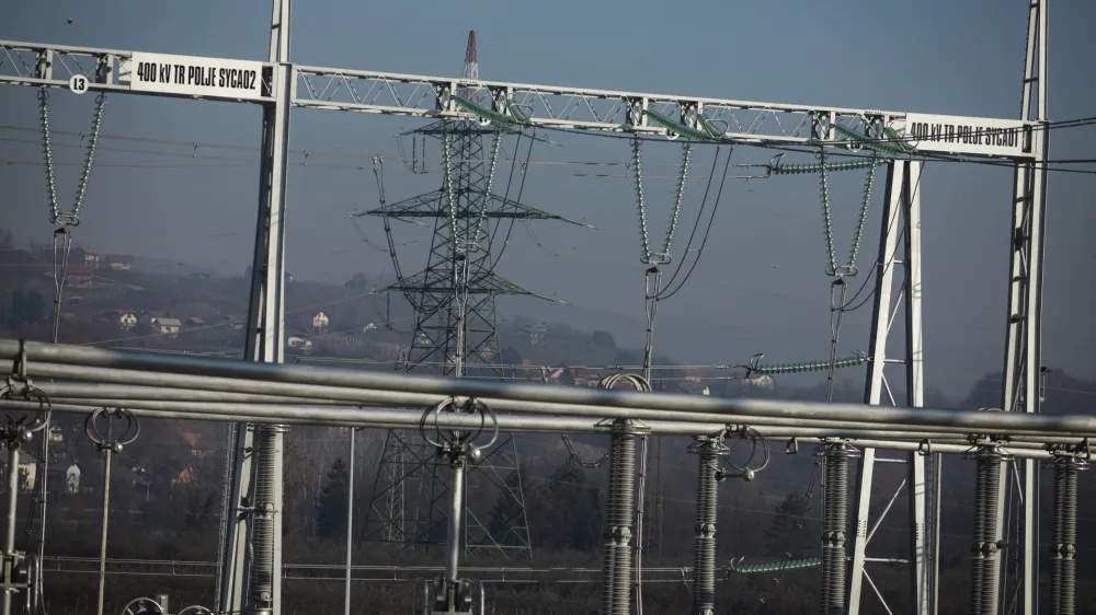 S 1. marcem prihodnje leto bo začel veljati nov način obračunavanja omrežnine za državljane, in sicer bo obračun narejen na podlagi petih tarifnih blokov, stro&scaron;ek za uporabo omrežja v posameznem bloku pa bo odvisen od obremenjenosti omrežja in odjemalčeve uporabe v preteklem obdobju.&nbsp;