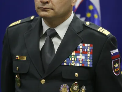 novi načelnik general&scaron;taba SV generalmajor mag. Alojz &Scaron;teiner - Ministrstvo za obrambo (MORS) - Slovenska vojska z novim načelnikom General&scaron;taba SV- primopredaja dolžnosti med dosedanjim načelnikom generalpodpolkovnikom Albinom Gutmanom in novim načelnikom generalmajorjem Alojzom &Scaron;teinerjem/FOTO: Matej Pov&scaron;eOPOMBA: ZA OBJAVO V ČASOPISU DNEVNIK