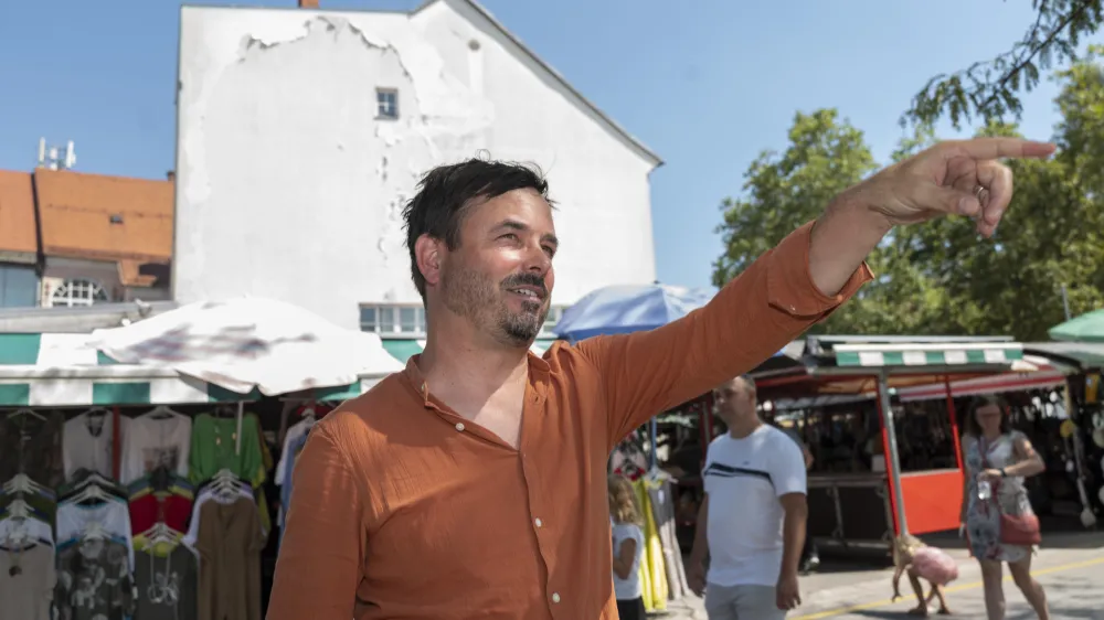 - 21.08.2023 - Rok Žnidar&scaron;ič, arhitekt - mestni urbanist Ljubljane in ljubljanski podžupan od leta 2023 zadolžen za področje urbanizma, mestni svetnik Liste Zorana Jankovića, vodja arhitekturnega ateljeja Medprostor //FOTO: Nik Erik Neubauer