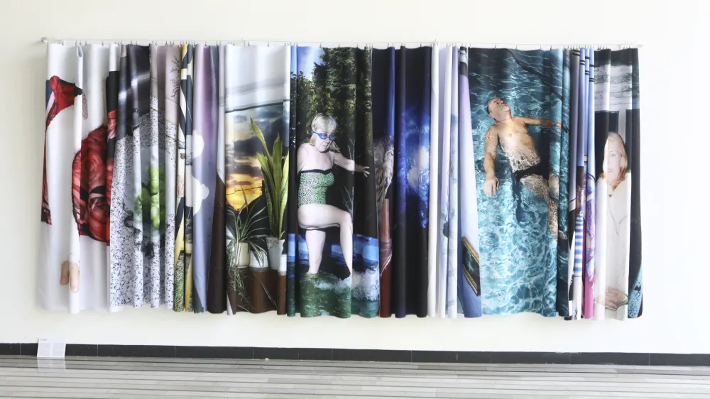 07.09.2023 - galerija Photon na Trgu prekomorskih brigad 1. Govorili bodo o svoji dvajsetletni zgodovini in najnovej&scaron;em fotografskem projektu.FOTO: Luka Cjuha