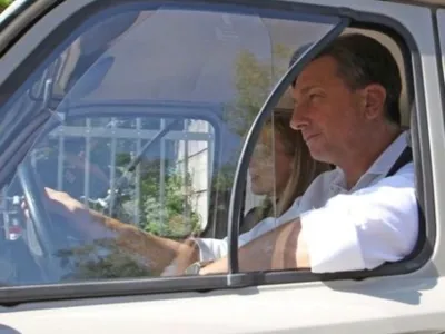 Borut Pahor je tudi po koncu predsedni&scaron;kega mandata ostal javno izjemno aktiven. Na začetku leta je odmevala dobrodelna dražba njegove &raquo;katrce&laquo;.