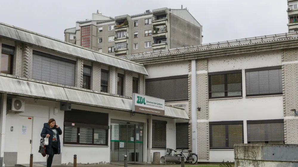 - 08.12.2022 - Zdravstveni dom ZD Fužine, Preglov trg 14 v Ljubljani&nbsp;//FOTO: Luka Cjuha