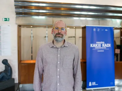 Jure Matičič, direktor Kulturnega doma Franca Bernika Domžale

Najstniki zelo dobro vejo, kaj jim je v&scaron;eč in kaj ne, na&scaron;a naloga pa je, da jim pri tem postavimo &scaron;e kak&scaron;en nepričakovan izziv.