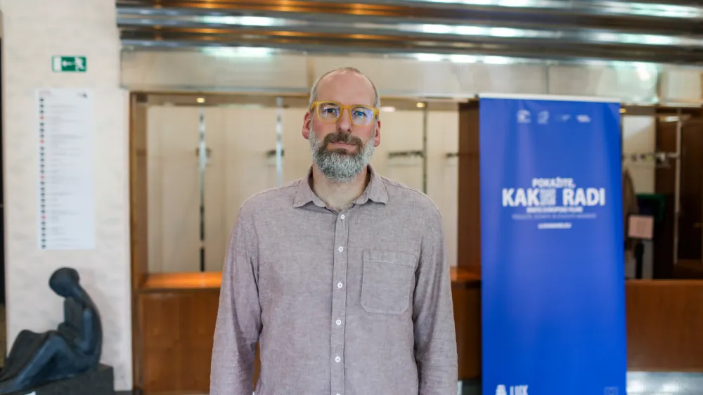 Jure Matičič, direktor Kulturnega doma Franca Bernika Domžale

Najstniki zelo dobro vejo, kaj jim je v&scaron;eč in kaj ne, na&scaron;a naloga pa je, da jim pri tem postavimo &scaron;e kak&scaron;en nepričakovan izziv.