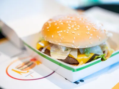 Ljubljana, restavracija McDonald's.<br>Predstavitev kulinaricne novosti v slovenskih restavracijah McDonald's za predstavnike medijev in pogovor o priloznostih in izzivih na podrocju kulinarike.