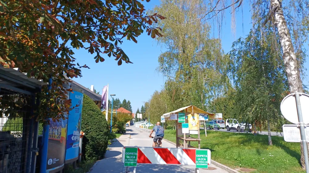 V Medvodah teden mobilnosti razvr&scaron;čajo skozi ves mesec. S tem namenom bo do konca septembra za motorna vozila zaprt močno obegan del ceste od banke do po&scaron;te.