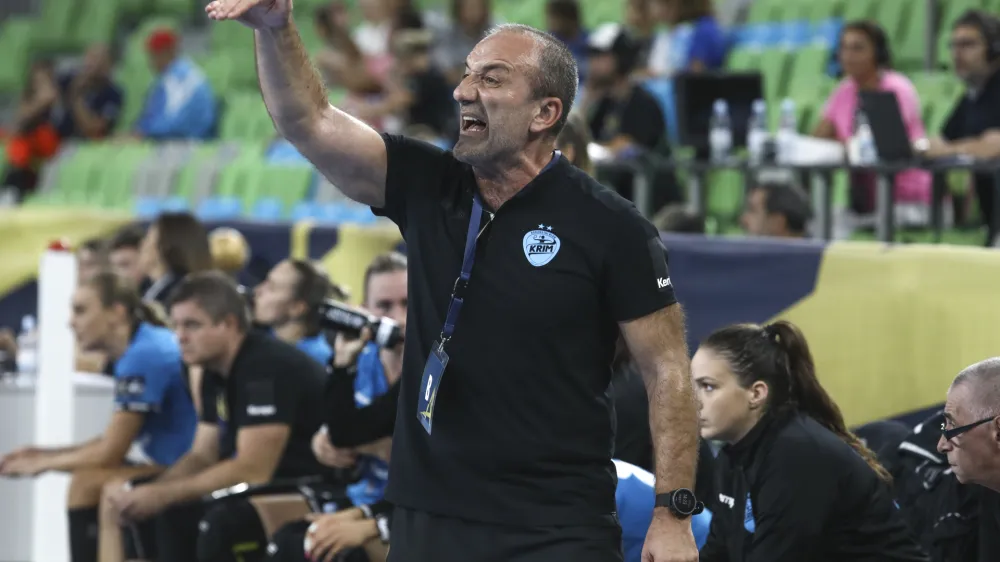  trener rokometa&scaron;ic Krima Mercatorja Dragan Adžić17.09.2023 &ndash; rokomet - Krim Mercator &ndash; Esbjerg, skupina B: //FOTO: Luka Cjuha